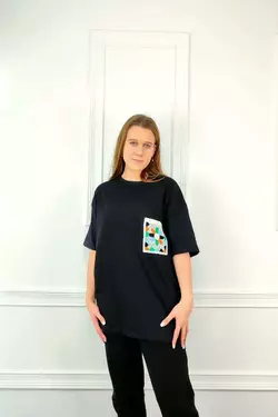 Молодежная женская футболка OVERSIZE 44-48 карман ромашка Чёрный